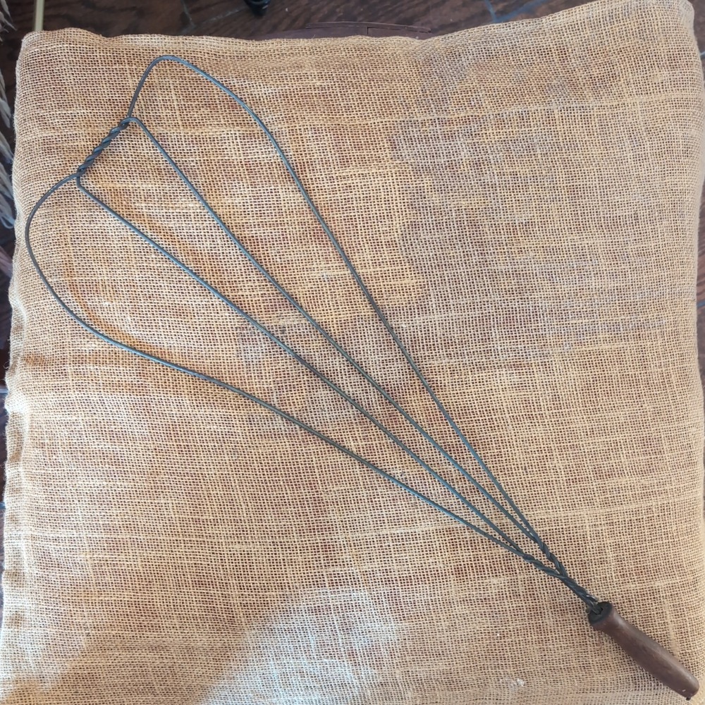 Antique Vintage Wire Rug Beater Primitive Rug Cleaner 25.5" Farmhouse Country